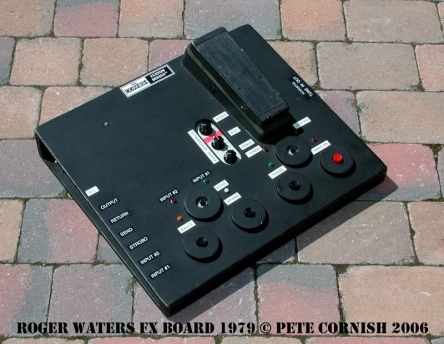 Roger Waters | Pete Cornish custom pedalboard