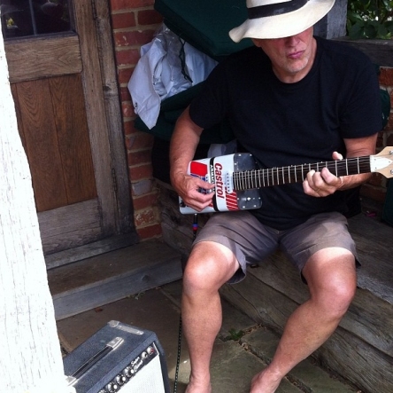 David Gilmour on oil can guitar